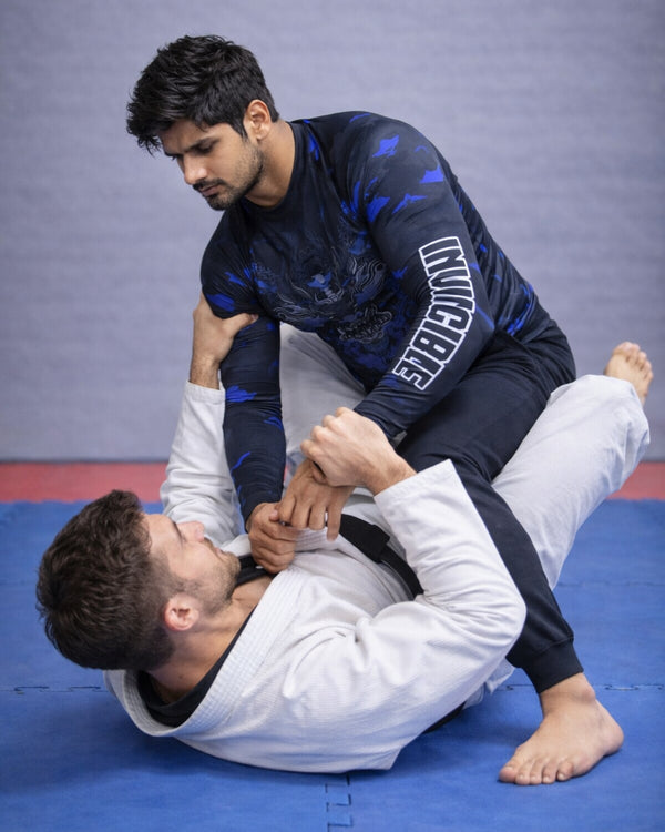 Invincible Men's Full Sleeves Dragon Rash Guard