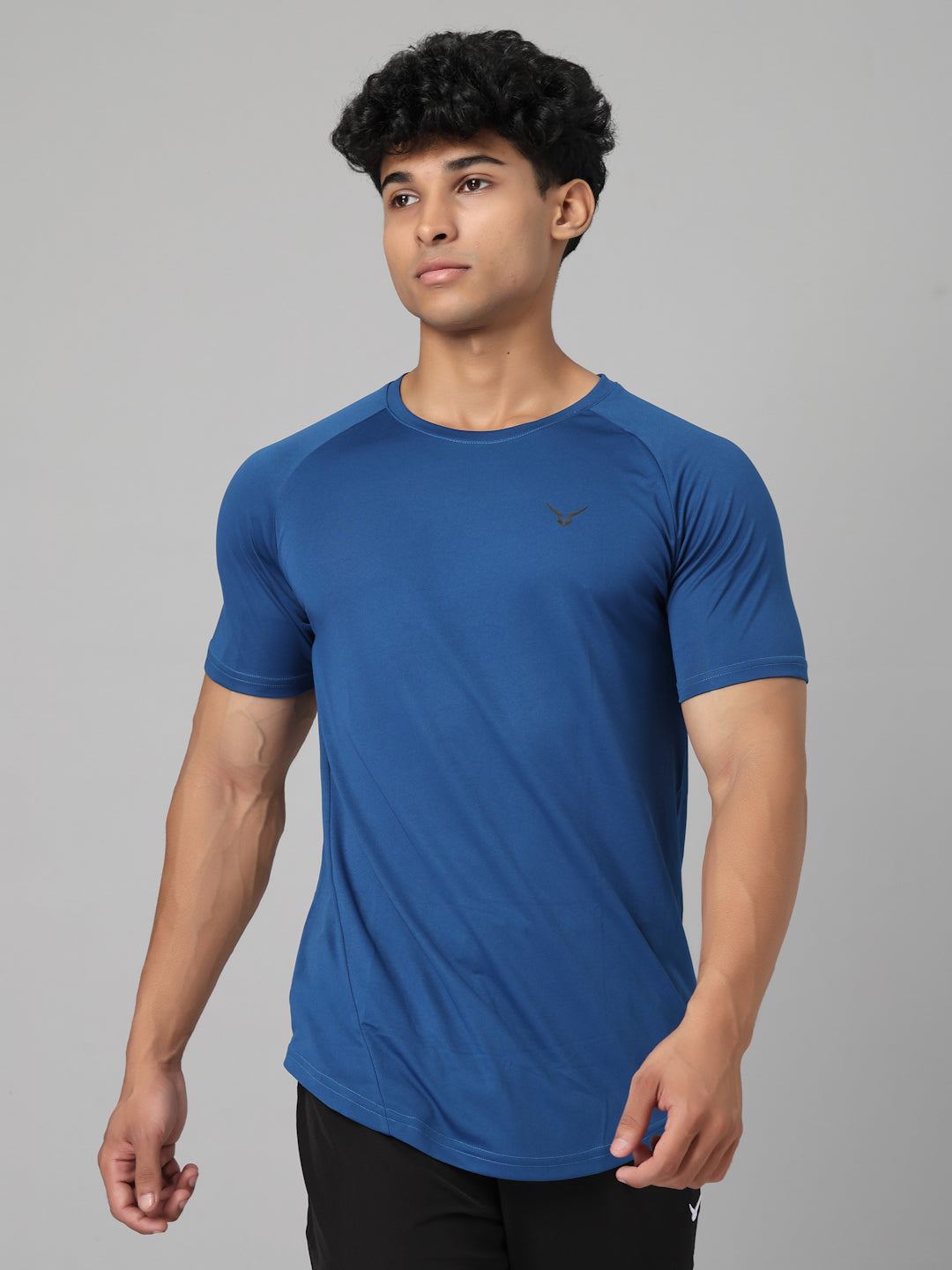 Invincible Men’s Scoop Round Neck Tee