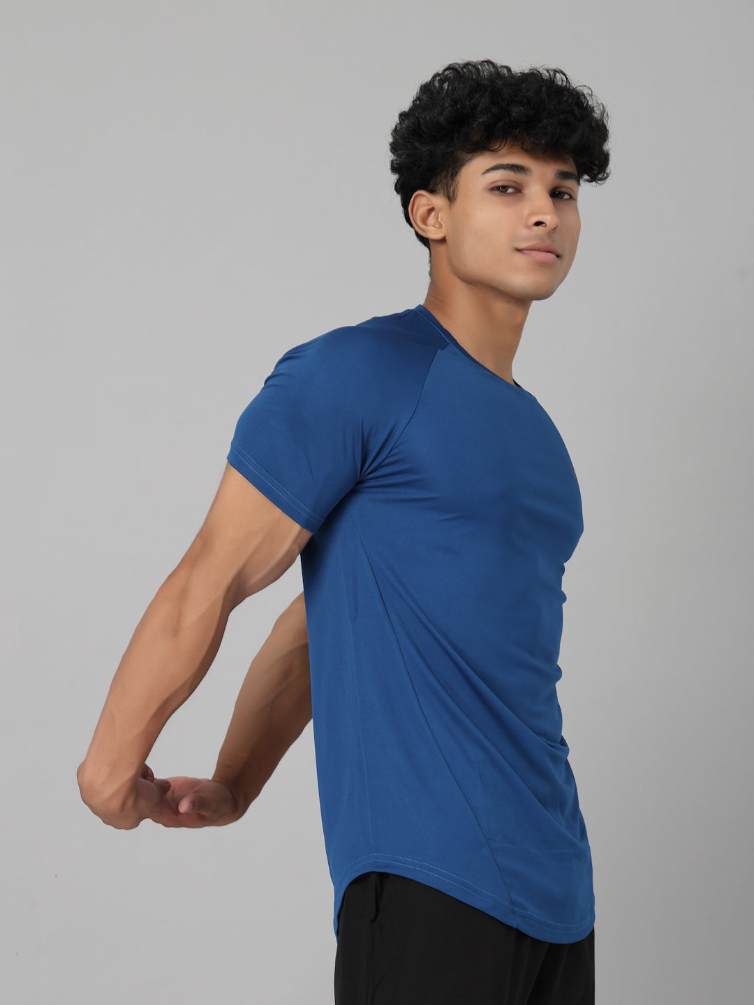 Invincible Men’s Scoop Round Neck Tee