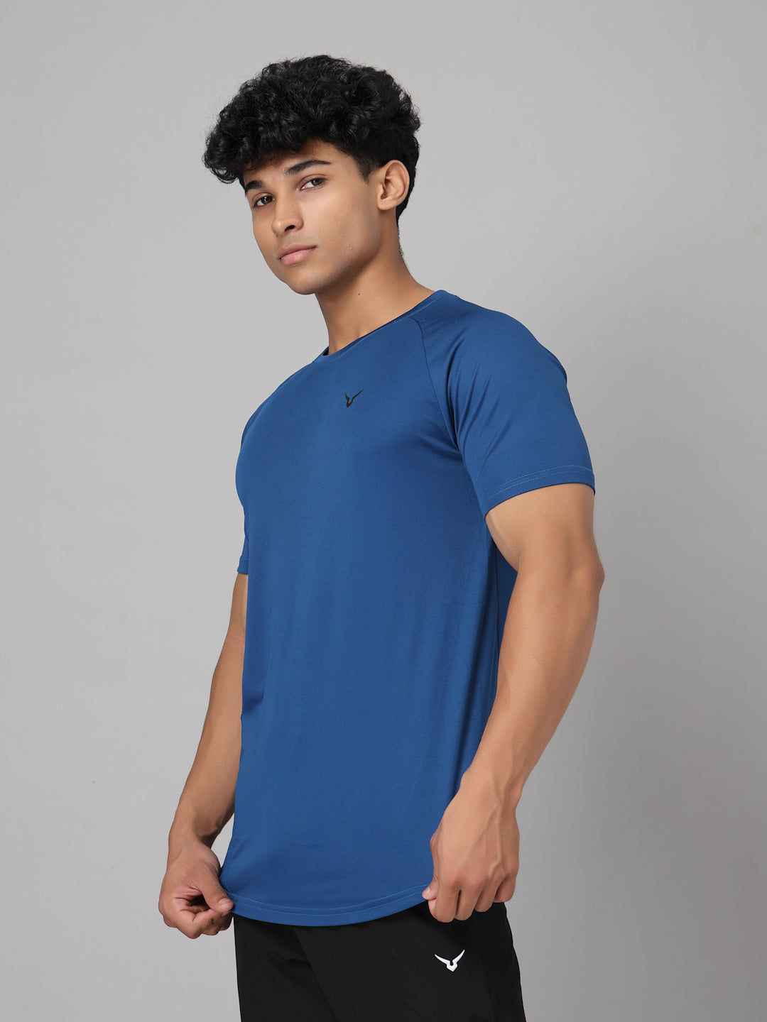 Invincible Men’s Scoop Round Neck Tee