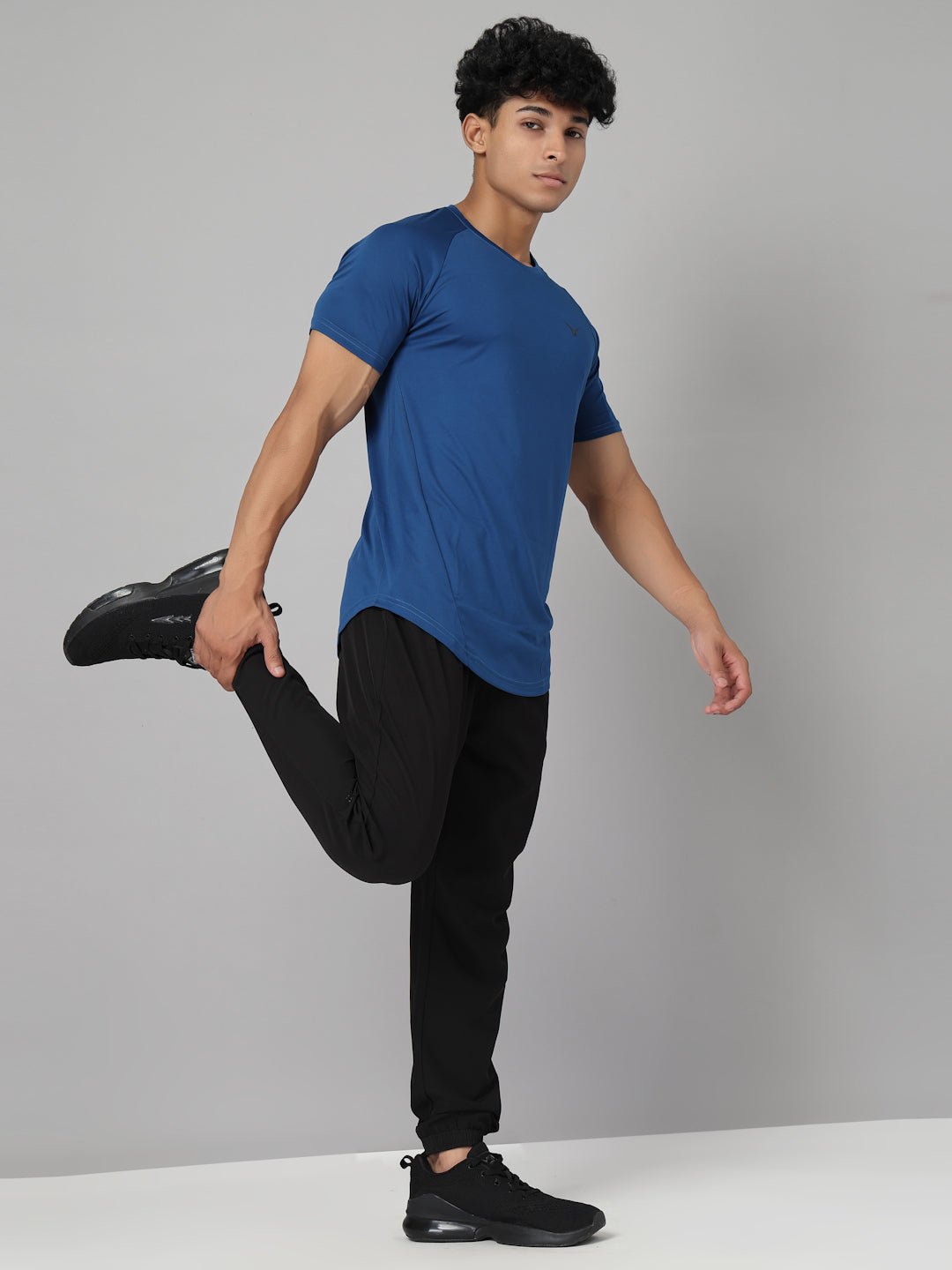 Invincible Men’s Scoop Round Neck Tee