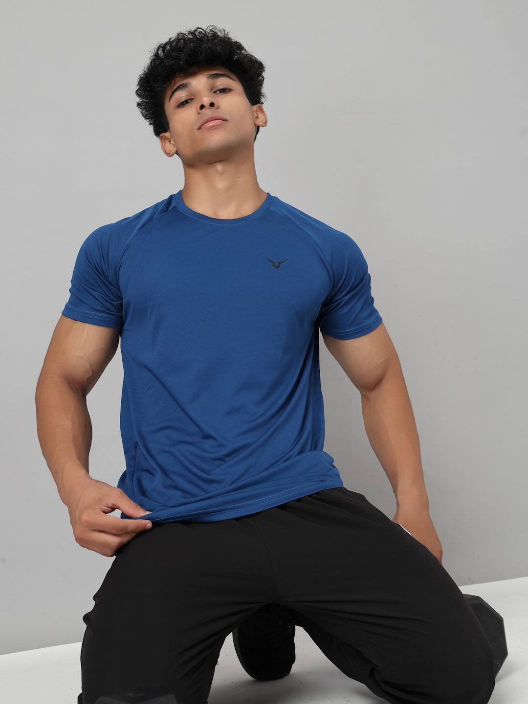 Invincible Men’s Scoop Round Neck Tee