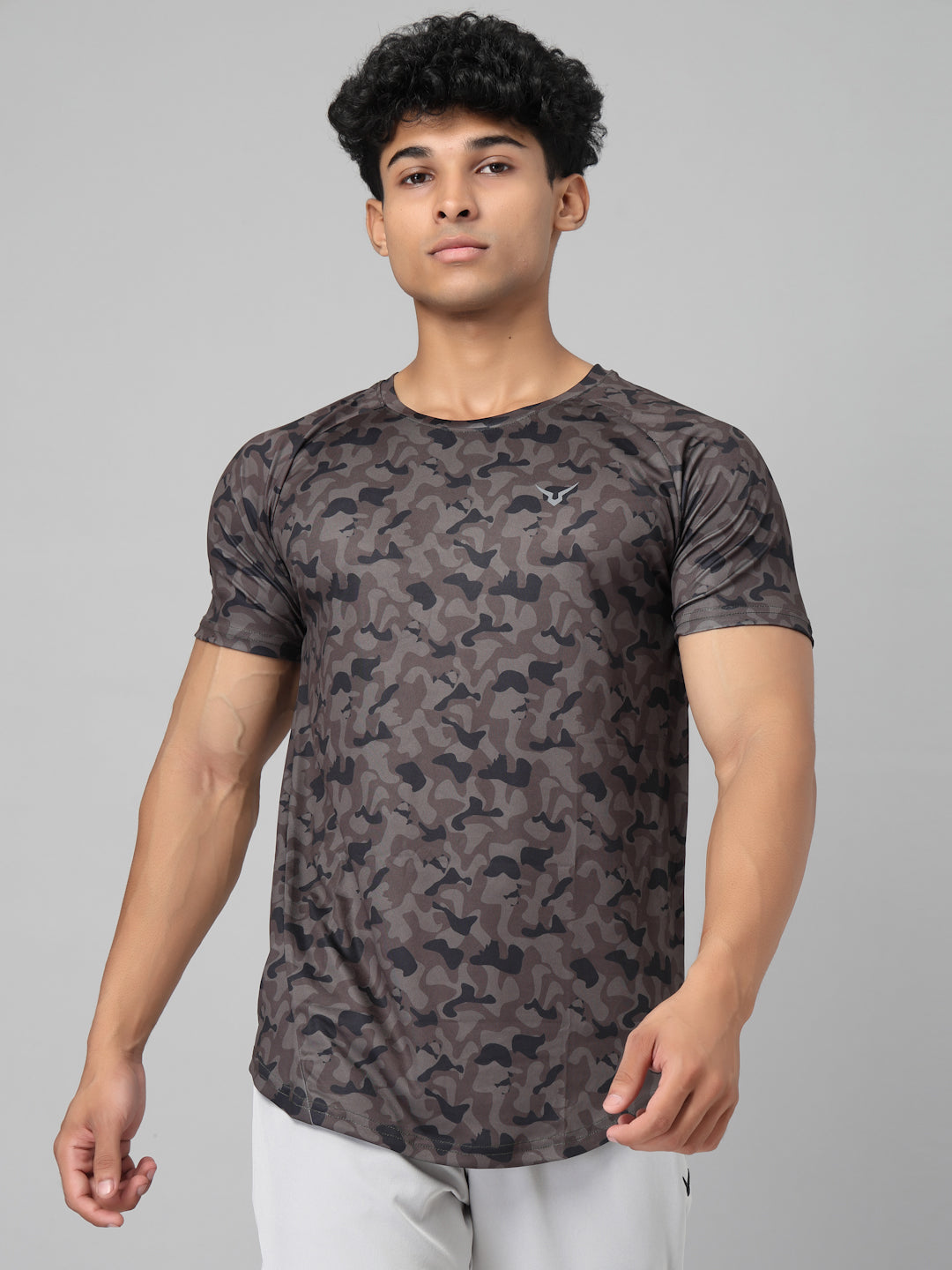 Invincible Men’s Scoop Round Neck Tee