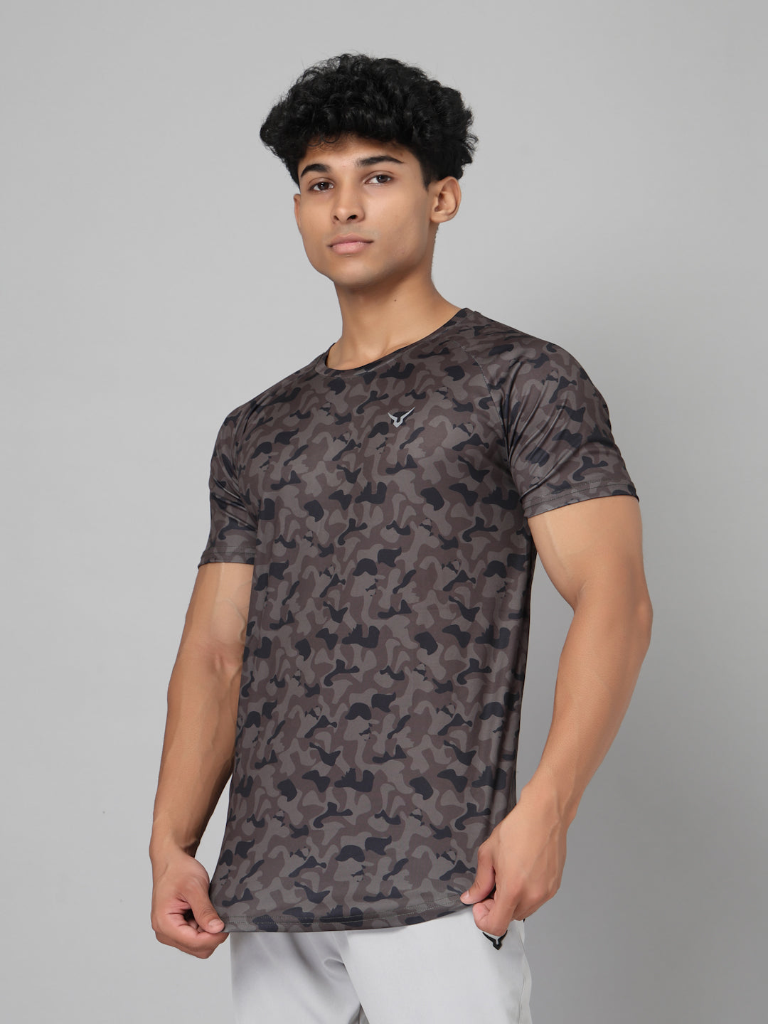 Invincible Men’s Scoop Round Neck Tee