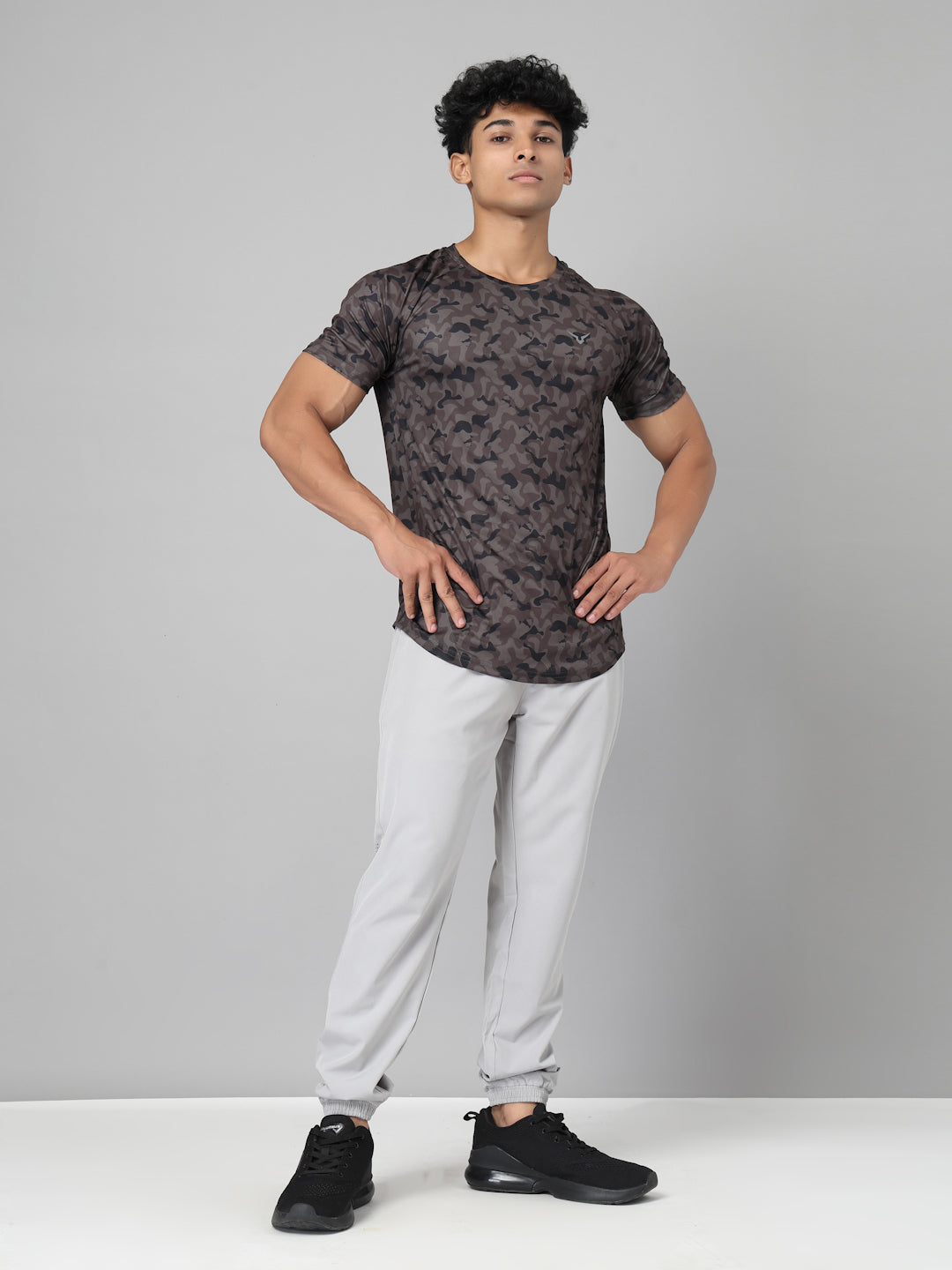 Invincible Men’s Scoop Round Neck Tee