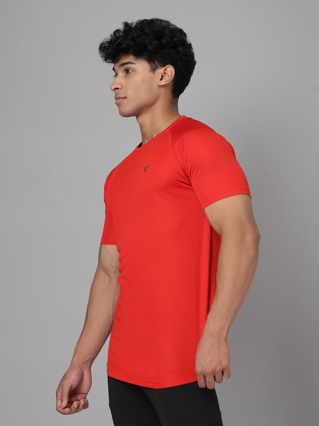 Invincible Men’s Scoop Round Neck Tee
