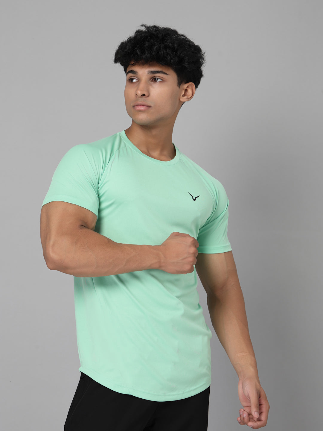 Invincible Men’s Scoop Round Neck Tee