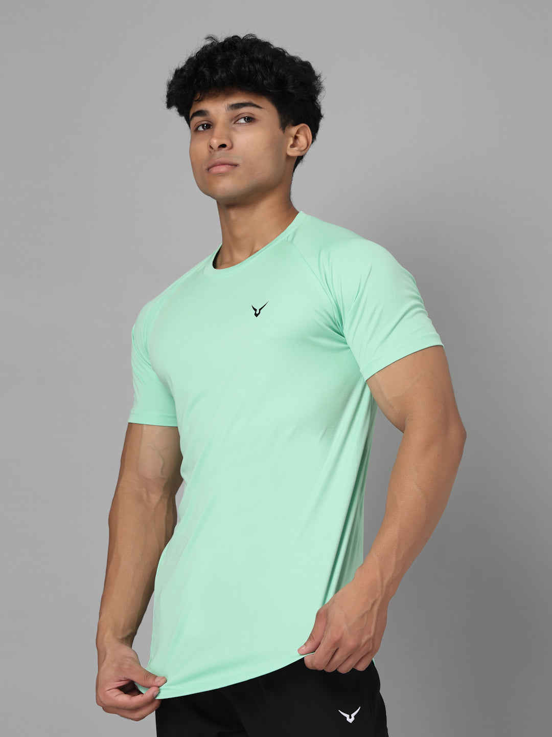 Invincible Men’s Scoop Round Neck Tee