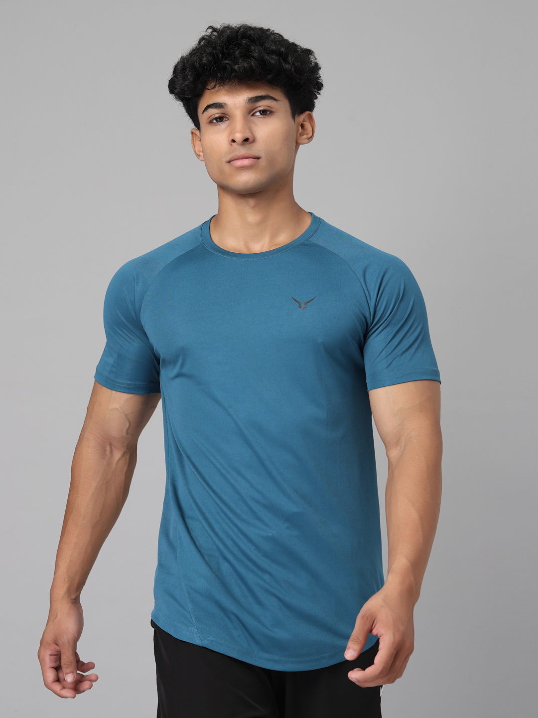 Invincible Men’s Scoop Round Neck Tee