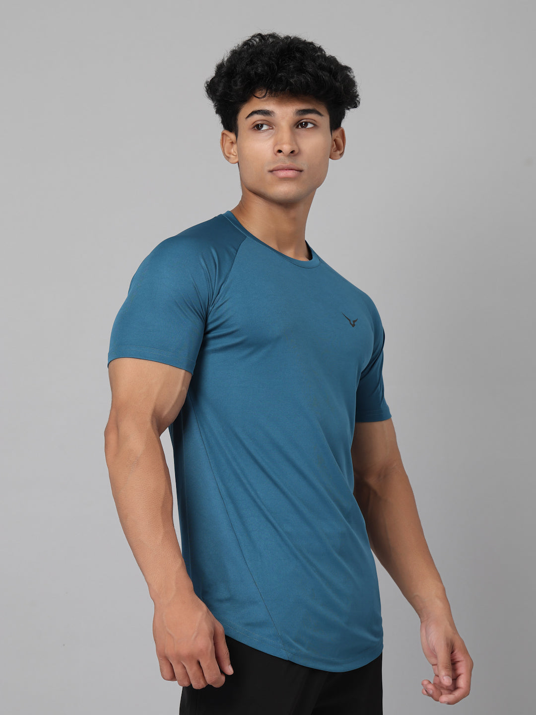 Invincible Men’s Scoop Round Neck Tee