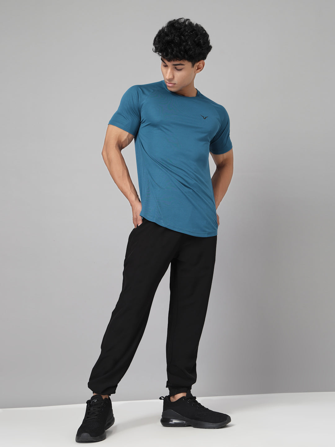 Invincible Men’s Scoop Round Neck Tee
