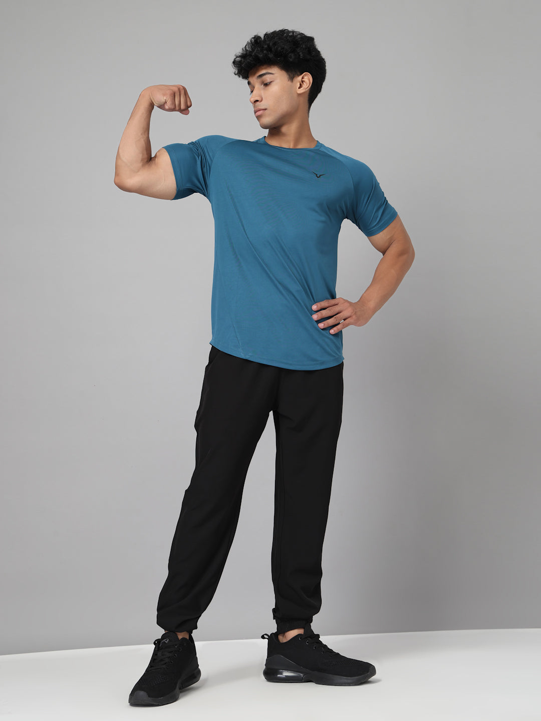 Invincible Men’s Scoop Round Neck Tee