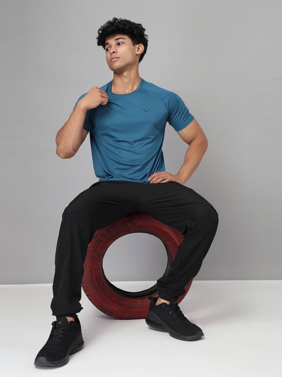 Invincible Men’s Scoop Round Neck Tee