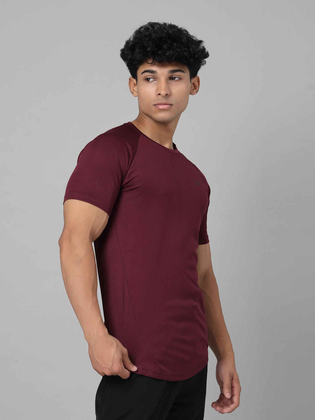 Invincible Men’s Scoop Round Neck Tee