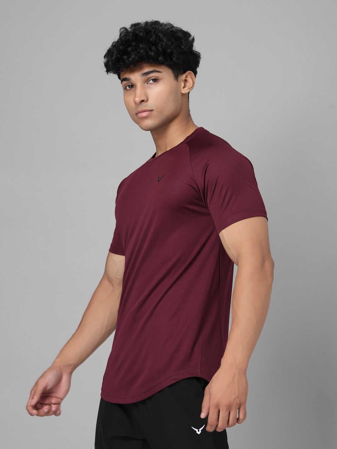 Invincible Men’s Scoop Round Neck Tee