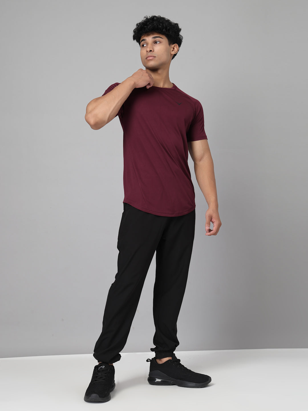 Invincible Men’s Scoop Round Neck Tee