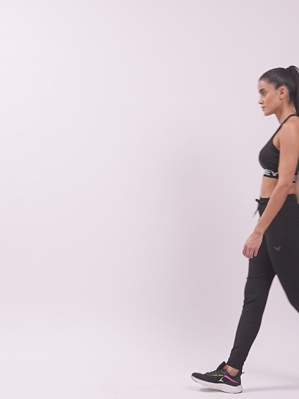 Invincible Women’s Functional Pocket Sports Bra