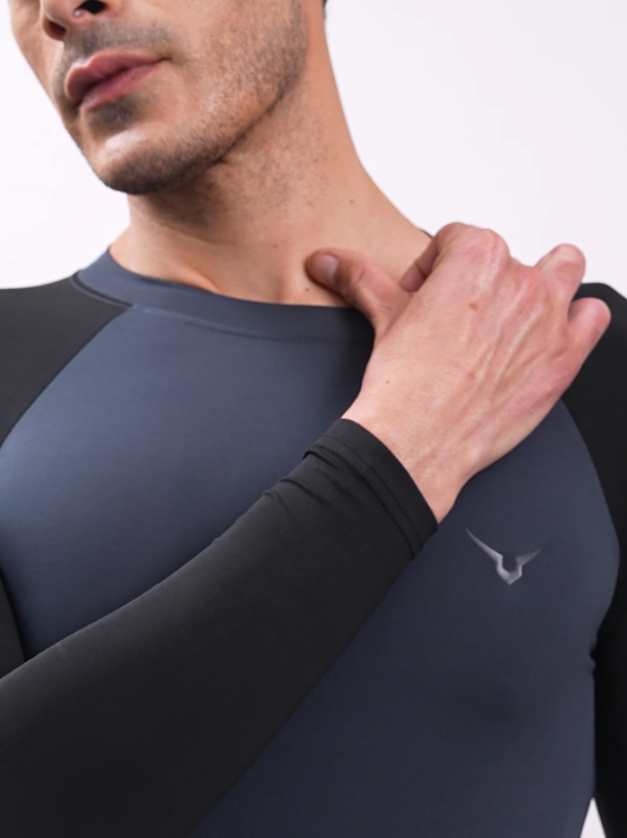 Invincible Men’s Compress Base Layer Long Sleeve Tee